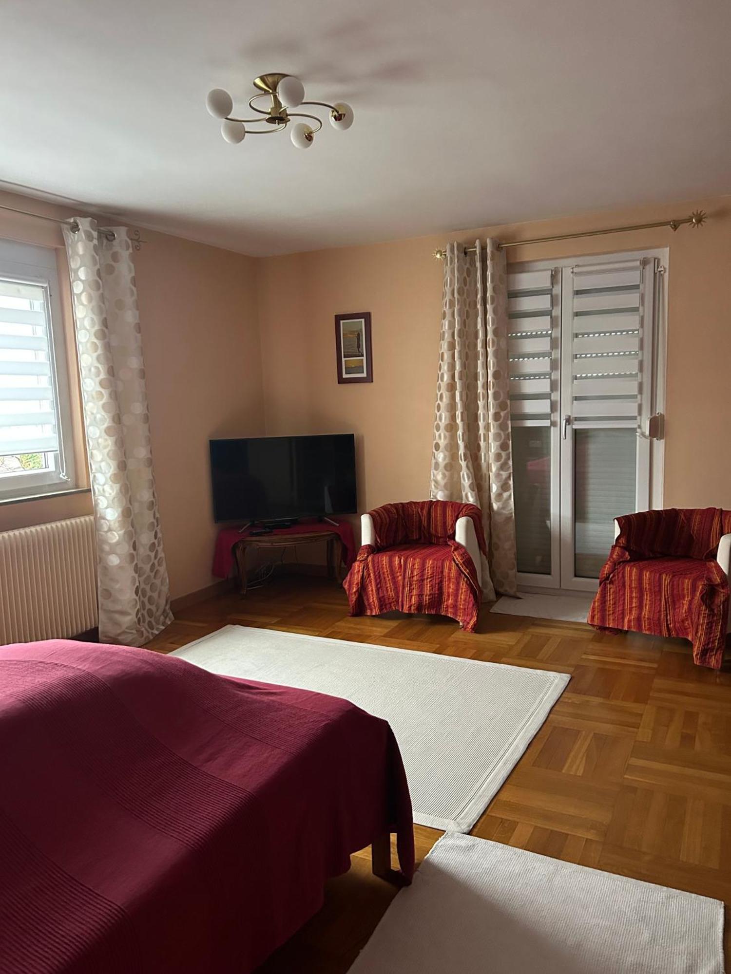 Ferienwohnung - Damisa House Metzingen  Buitenkant foto
